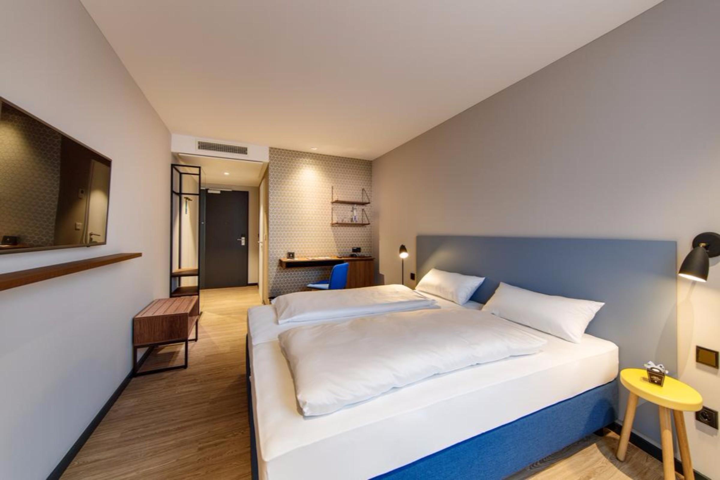 Elaya Hotel